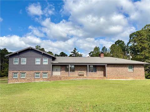 Photo of 140 Pickens Road, Westminster, SC 29693 (MLS # 20293339) Photo of 140 Pickens Road, Westminster, SC 29693 (MLS # 20293339)