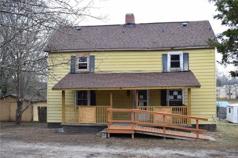 Photo of 122 W 1st Street, Williamston, SC 29697 (MLS # 20295292)