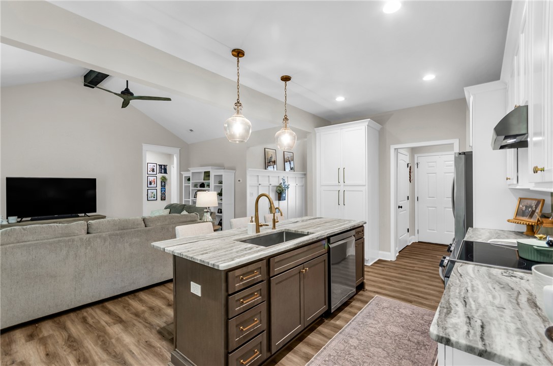 203 N Hogan Drive, Westminster, South Carolina image 12