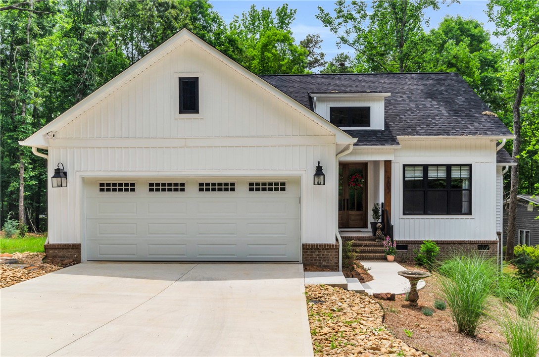 203 N Hogan Drive, Westminster, South Carolina image 1