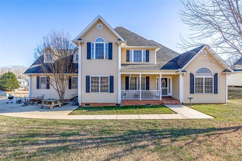 Photo of 100 Carlissa Court, Easley, SC 29640 (MLS # 20299986)