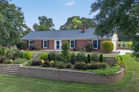 Photo of 200 Lakewood Drive, Anderson, SC 29621 (MLS # 20305583)