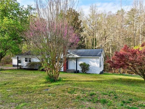Photo of 303 Garren Road, Belton, SC 29627 (MLS # 20299503)