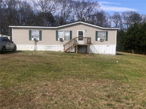 Mobile Home For Sale - 102 Westway Court<br/> Anderson, SC 29624
