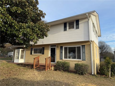 Photo of 325 Circle Drive, Pendleton, SC 29670 (MLS # 20298483)