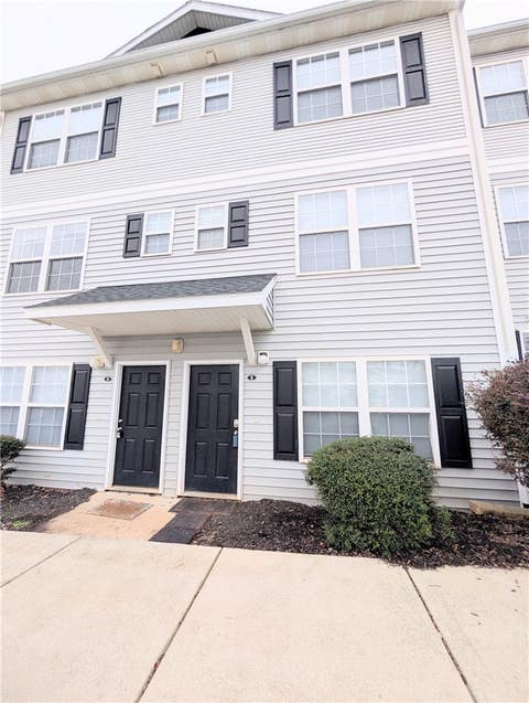 Townhouse For Sale - 221 Campus Drive #B<br/> Pickens County, Central, SC 29630