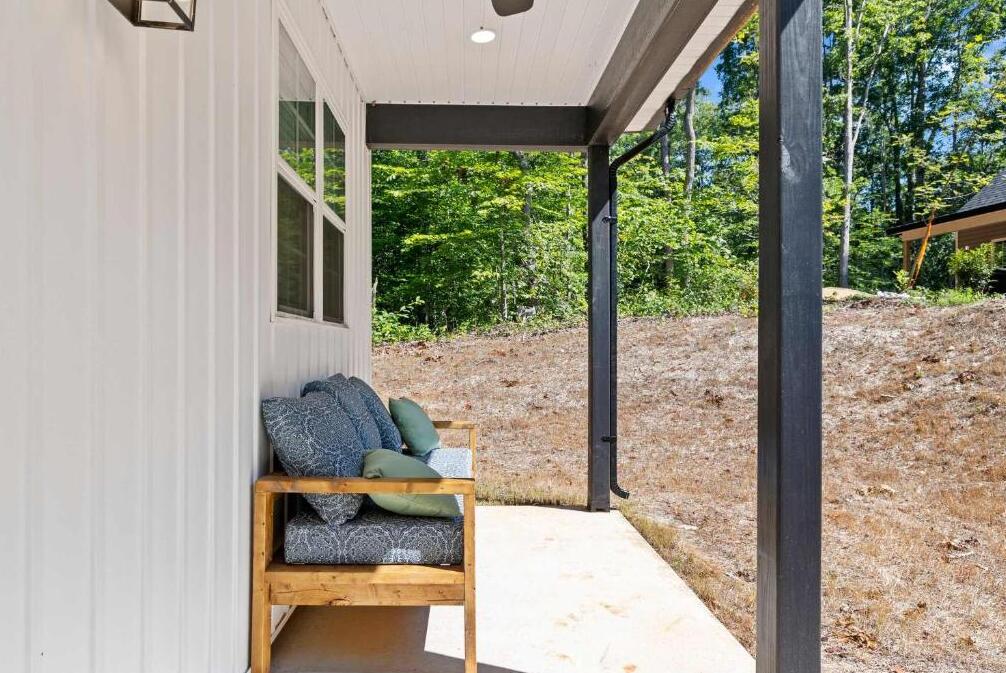 464 Hiawatha Trail