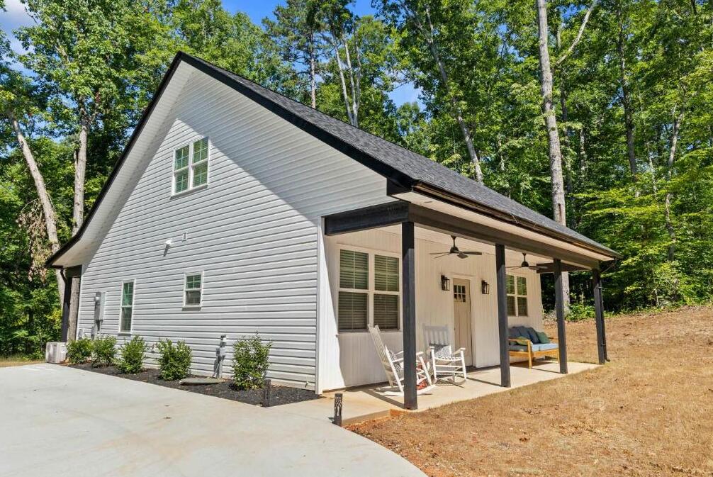 464 Hiawatha Trail