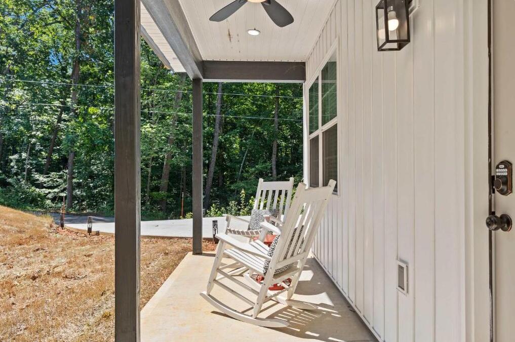 464 Hiawatha Trail