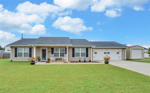Photo of 222 Charity Drive, Lavonia, GA 30553 (MLS # 20293418) Photo of 222 Charity Drive, Lavonia, GA 30553 (MLS # 20293418)