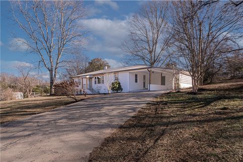 Photo of 318 Elljean Road, Easley, SC 29640 (MLS # 20296467)