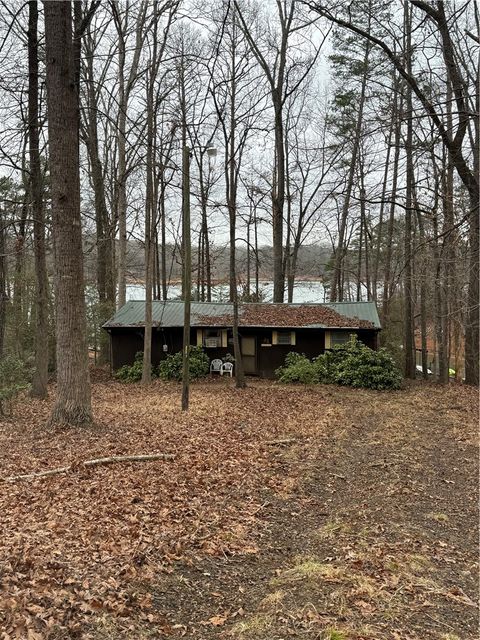 Photo of 192 S Port Bass Drive, Fair Play, SC 29643 (MLS # 20297913)