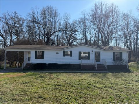 Mobile Home For Sale - 206 Lauren Flynn Drive<br/> Anderson, SC 29626