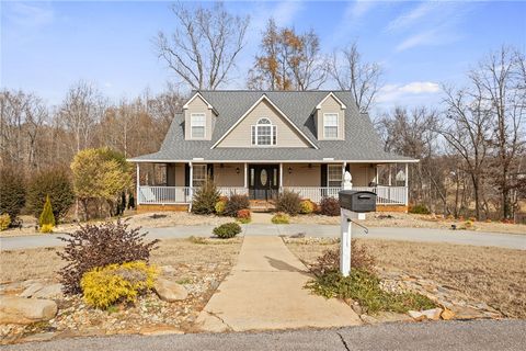 Photo of 401 Woodson Road, Piedmont, SC 29673 (MLS # 20296440)