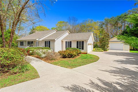 Photo of 214 Valley Creek Drive, Westminster, SC 29693 (MLS # 20299714)