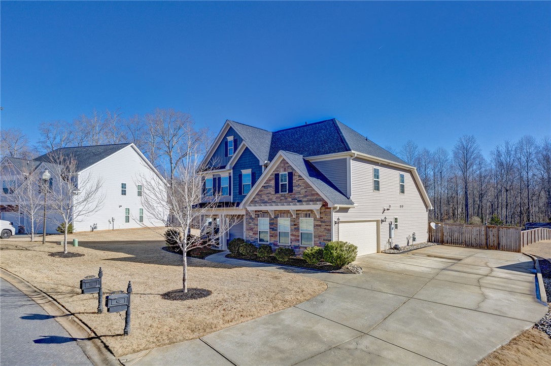 352 Avendell Drive, Easley, South Carolina image 2