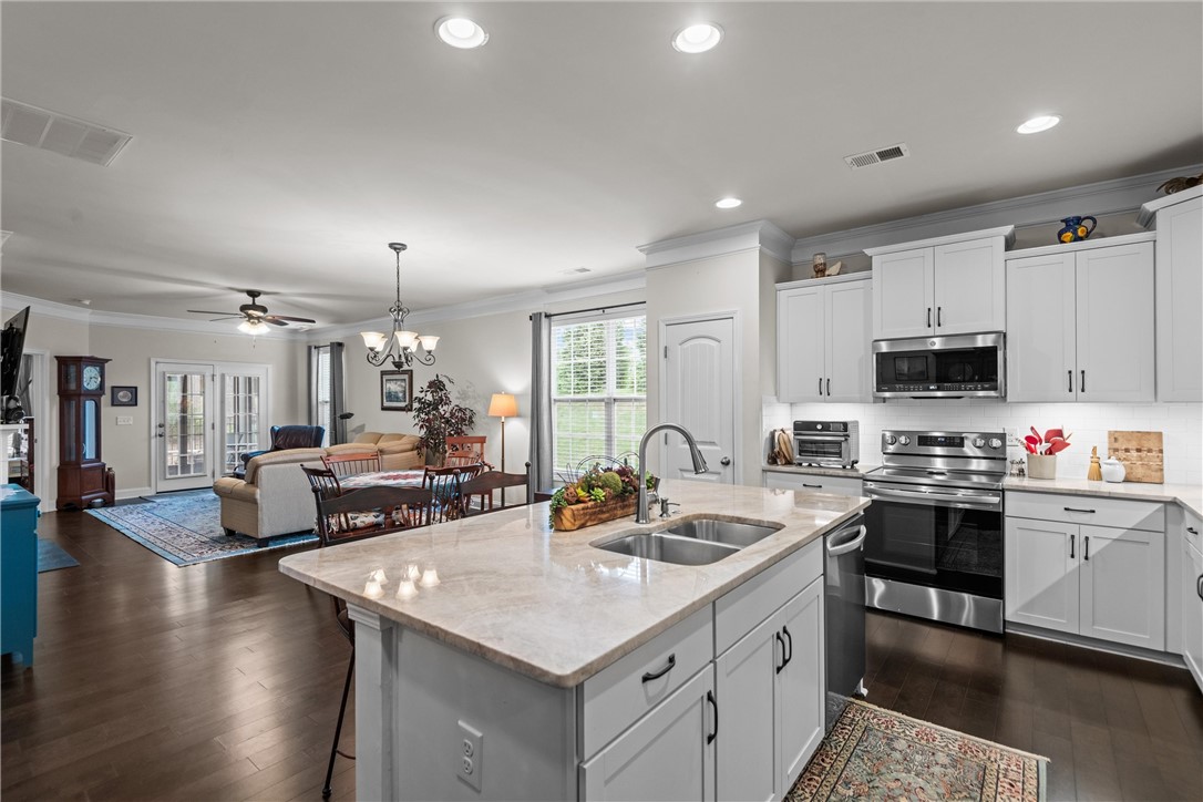 Anderson, South Carolina 29621, United States, 4 Bedrooms Bedrooms, ,3 BathroomsBathrooms,Residential,Active,192674