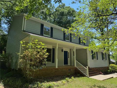 Photo of 303 Lancelot Drive, Clemson, SC 29631 (MLS # 20300587)