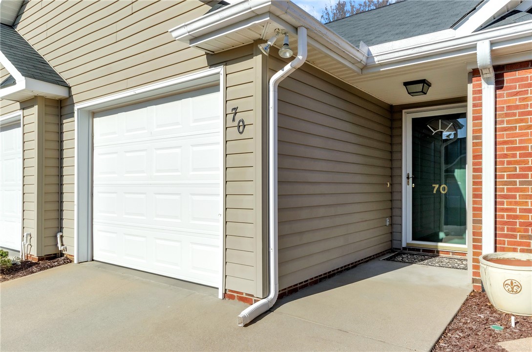 70 Magnolia Crest Drive, Simpsonville, South Carolina image 2