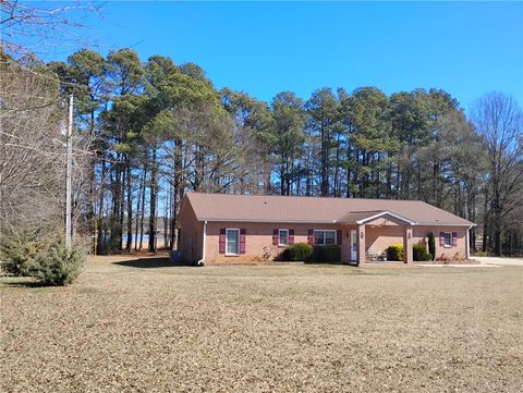 Photo of 3400 Old Dobbins Bridge Road, Fair Play, SC 29643 (MLS # 20297189)