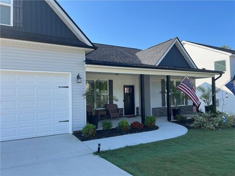 Homes For Sale - 203 Legacy Lane<br/> Pickens, SC 29671