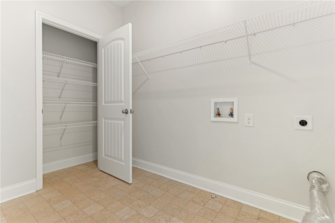 Anderson, South Carolina 29621, United States, 5 Bedrooms Bedrooms, ,3 BathroomsBathrooms,Residential,Active,204619