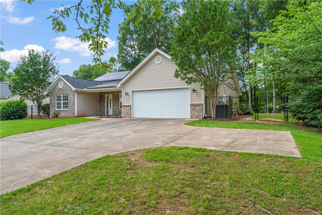 Anderson, South Carolina 29621, United States, 3 Bedrooms Bedrooms, ,2 BathroomsBathrooms,Residential,Pending,155055