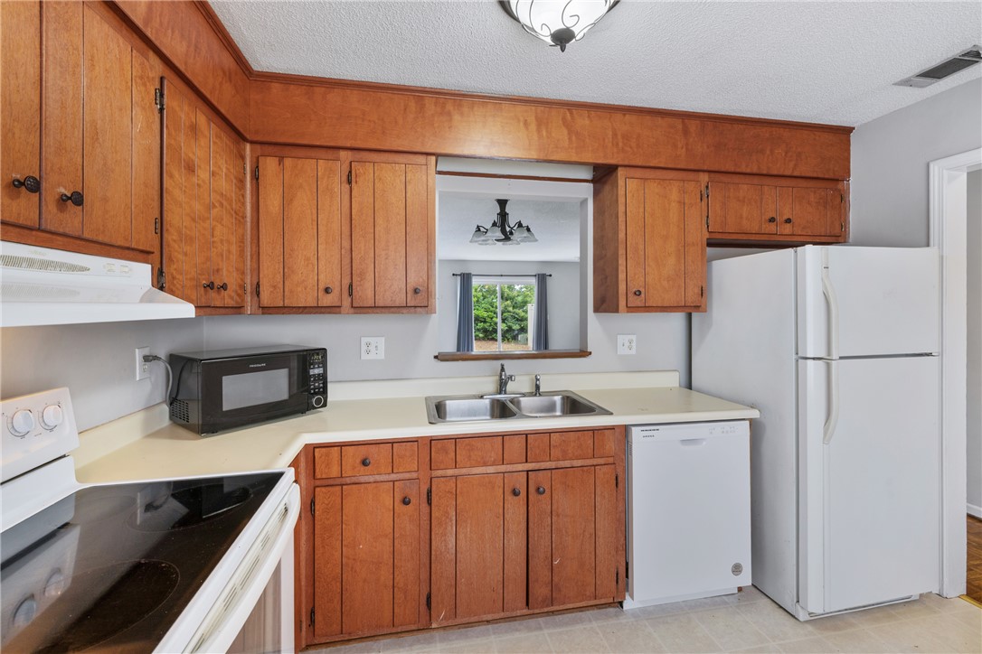 13036 W Camelia Lane, Seneca, South Carolina image 5