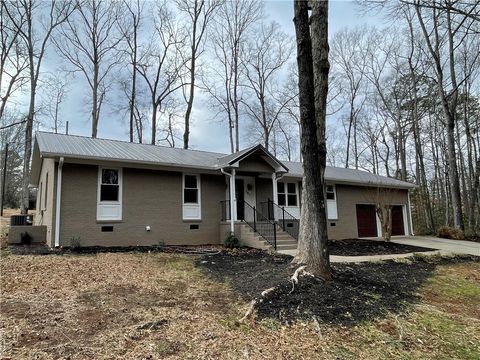 Photo of 301 Stratford Road, Pendleton, SC 29670 (MLS # 20297089)