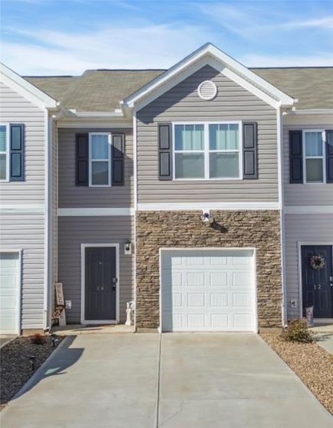 Photo of 14 Sunriff Court, Greer, SC 29651 (MLS # 20293363) Photo of 14 Sunriff Court, Greer, SC 29651 (MLS # 20293363)