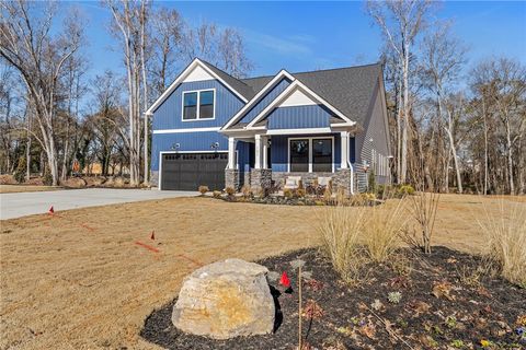Photo of 240 Holiday East Avenue, Clemson, SC 29631 (MLS # 20297394)