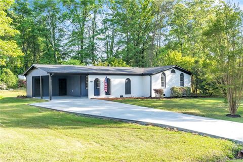Photo of 403 Keith Lane, Seneca, SC 29678 (MLS # 20300031)