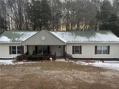 Homes For Sale - 124 Wilderness Trail<br/> Liberty, SC 29657