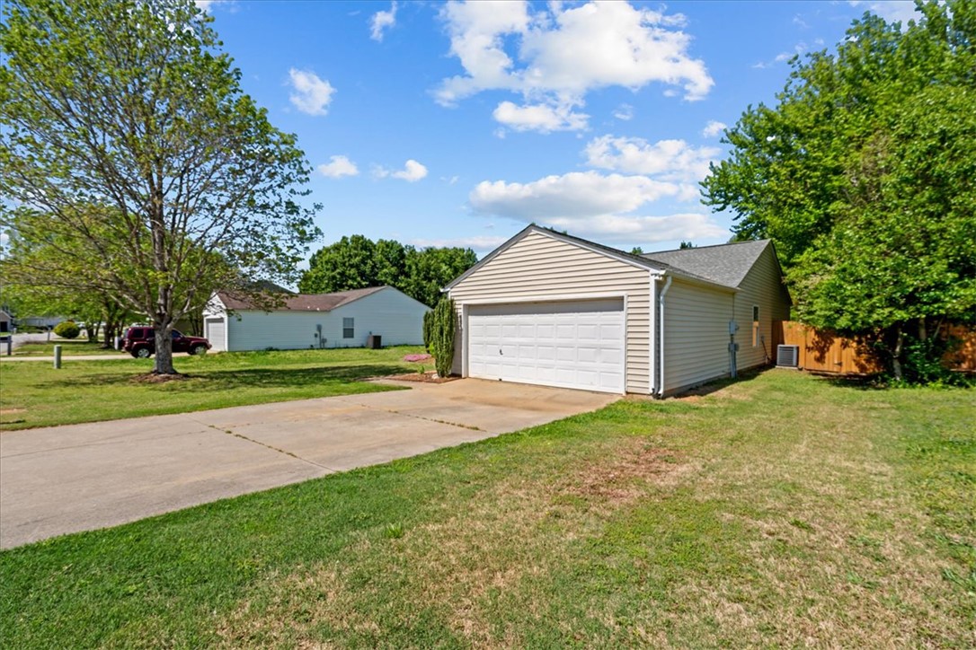 105 Tripmont Court, Simpsonville, South Carolina image 2