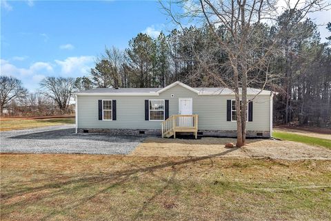 Mobile Home For Sale - 105 Viewmont Drive<br/> Fair Play, SC 29643