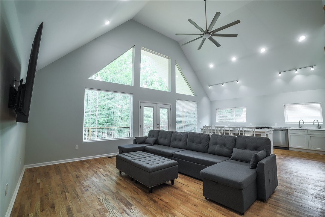 425 Lakewood Drive, Townville, South Carolina image 3