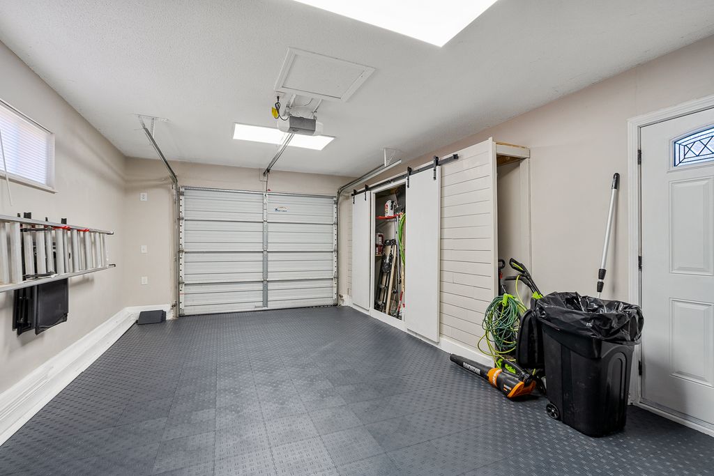 Anderson, South Carolina 29625, United States, 3 Bedrooms Bedrooms, ,4 BathroomsBathrooms,Residential,Active,256817