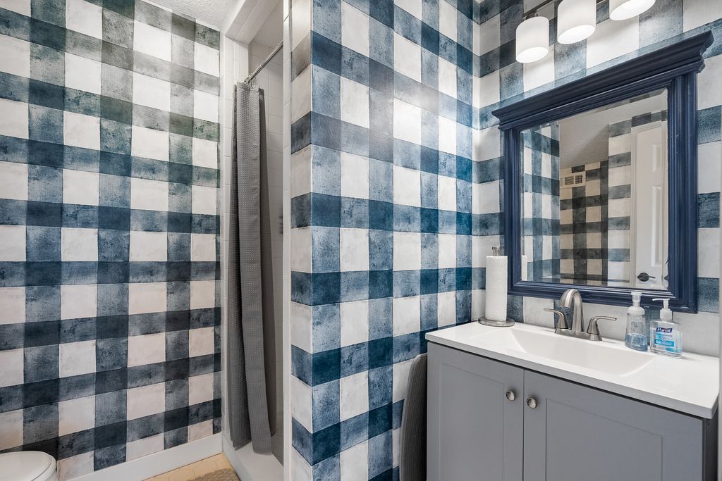 Anderson, South Carolina 29625, United States, 3 Bedrooms Bedrooms, ,4 BathroomsBathrooms,Residential,Active,256817