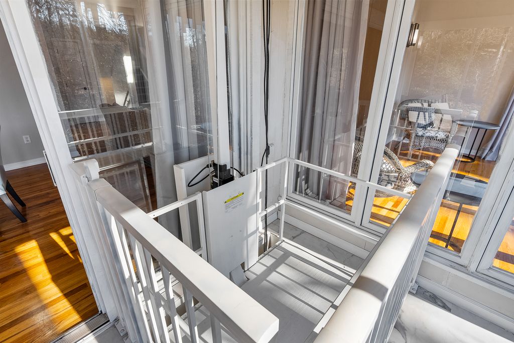 Anderson, South Carolina 29625, United States, 3 Bedrooms Bedrooms, ,4 BathroomsBathrooms,Residential,Active,256817