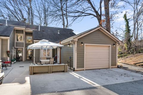 Photo of 1301 Leeward Road, Anderson, SC 29625 (MLS # 20295625)