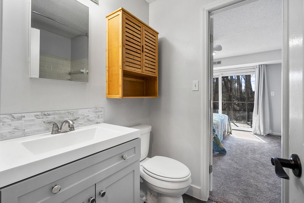 Anderson, South Carolina 29625, United States, 3 Bedrooms Bedrooms, ,4 BathroomsBathrooms,Residential,Active,256817