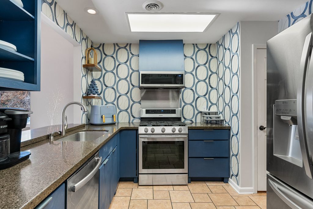 Anderson, South Carolina 29625, United States, 3 Bedrooms Bedrooms, ,4 BathroomsBathrooms,Residential,Active,256817