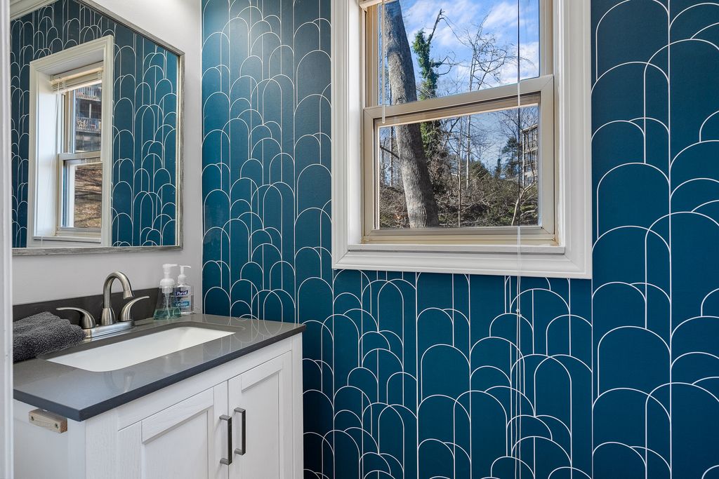 Anderson, South Carolina 29625, United States, 3 Bedrooms Bedrooms, ,4 BathroomsBathrooms,Residential,Active,256817