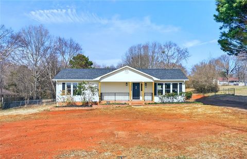 Photo of 110 Sidney Walker Drive, Boiling Springs, SC 29316 (MLS # 20297506)