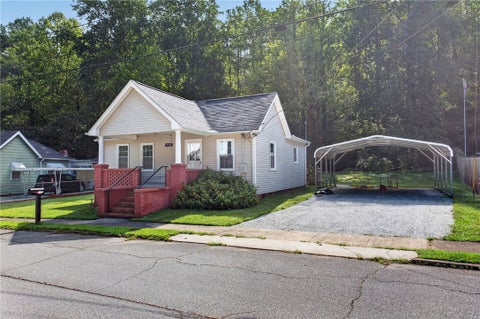 Photo of 950 W Branch Avenue, Seneca, SC 29672 (MLS # 20306602)