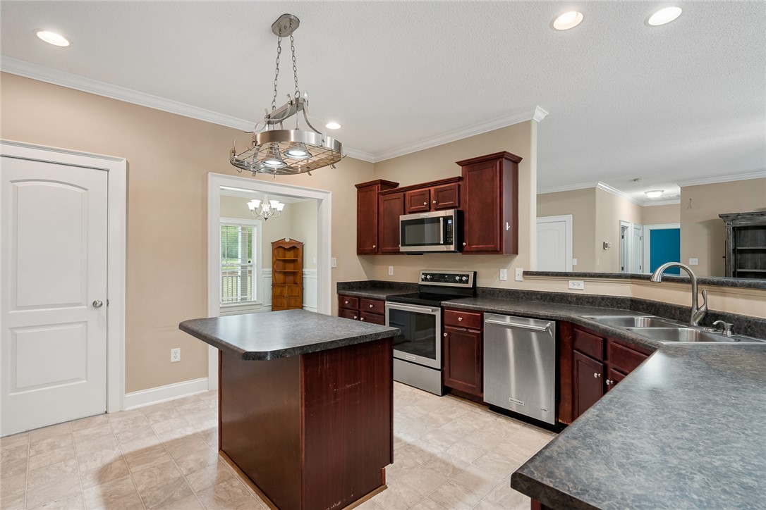 Anderson, South Carolina 29626, United States, 3 Bedrooms Bedrooms, ,3 BathroomsBathrooms,Residential,Active,183528