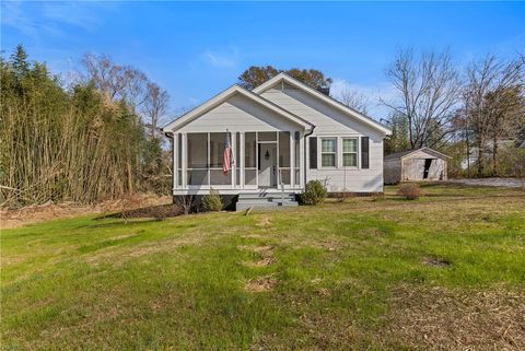 Photo of 8 Piedmont Highway, Piedmont, SC 29673 (MLS # 20293747)