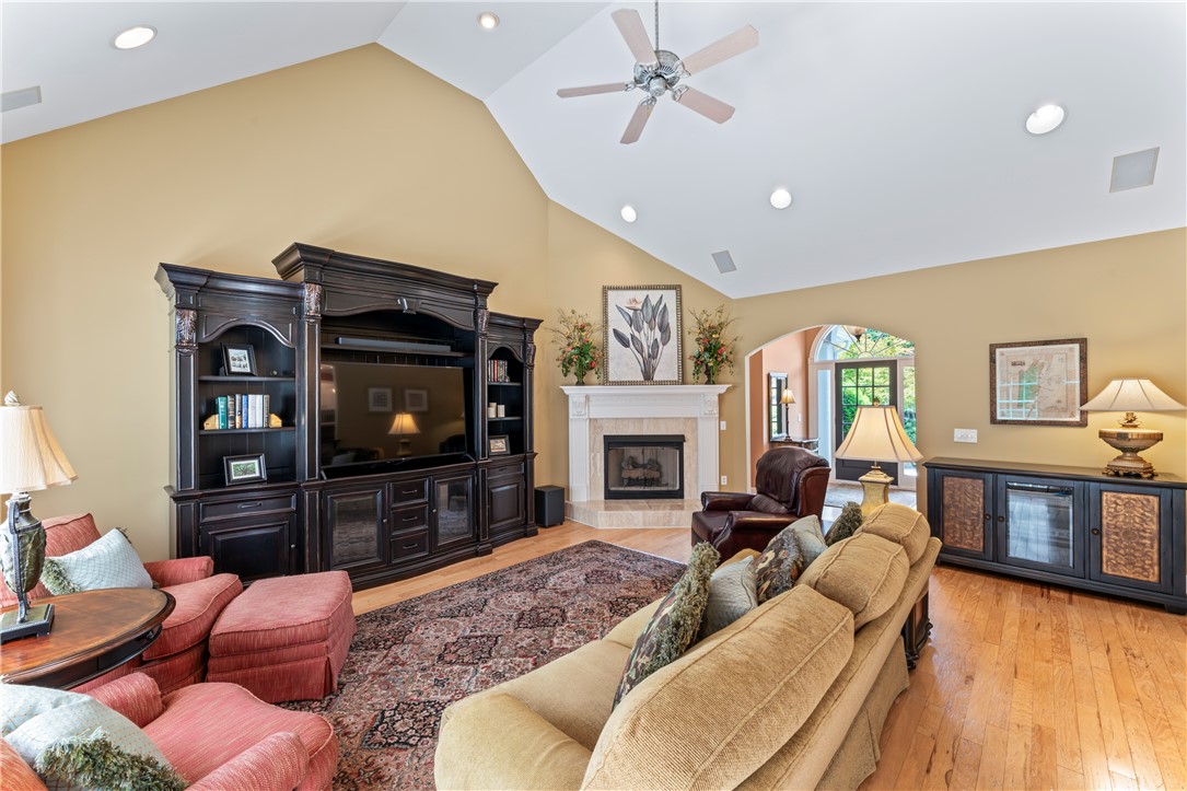 Anderson, South Carolina 29621, United States, 4 Bedrooms Bedrooms, ,4 BathroomsBathrooms,Residential,Active,200316