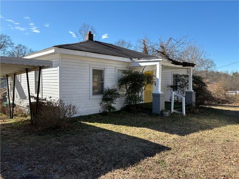 Photo of 305 N Palmetto Street, Liberty, SC 29657 (MLS # 20295921)