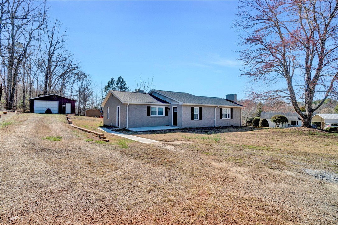 1003 Gravley Road, Pickens, South Carolina image 1